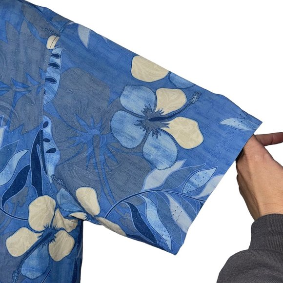 Tommy Bahama Hawaiian Button up Shirts Men's Size L Blue Floral Beach Vacation - Picture 5 of 10